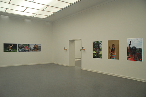 photography installation view Yvonne Lee Schultz